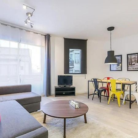 51Sam1021 - Modern Apartment Near Montjuic Барселона Экстерьер фото