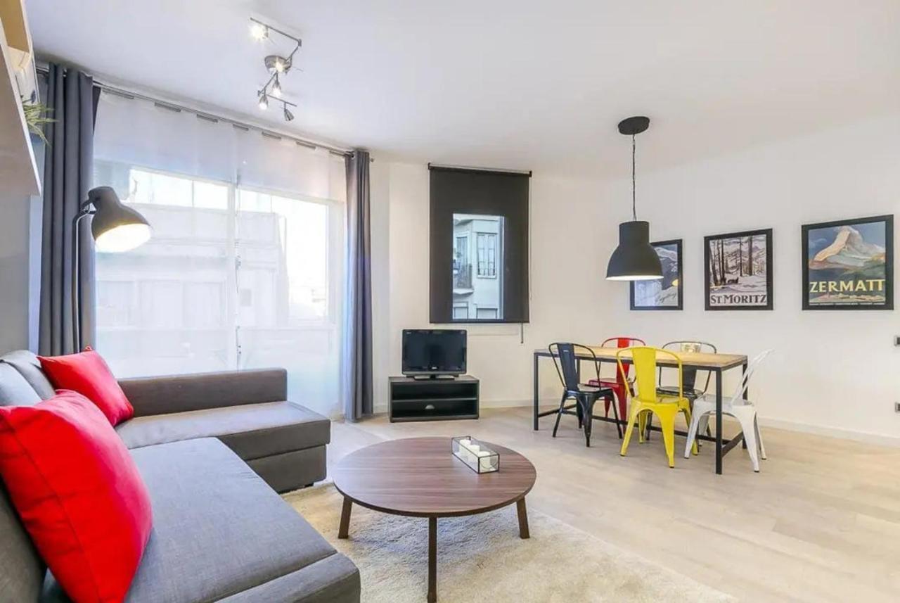 51Sam1021 - Modern Apartment Near Montjuic Барселона Экстерьер фото