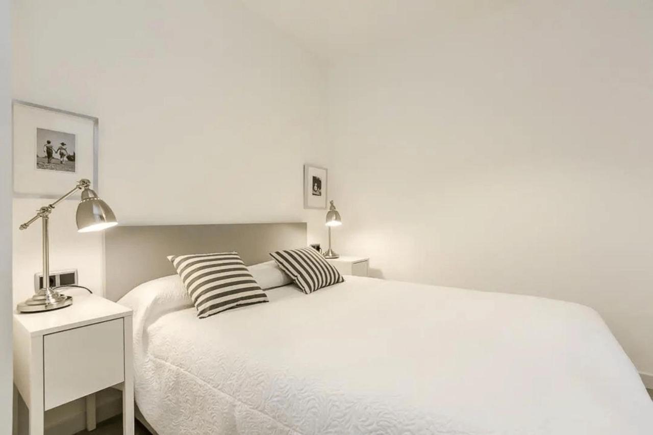 51Sam1021 - Modern Apartment Near Montjuic Барселона Экстерьер фото